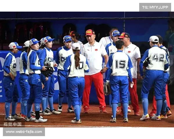中国女垒迎战世界排名第一美国队挑战自我展现真实水平 中国女垒迎战世界排名第一美国队挑战自我展现真实水平